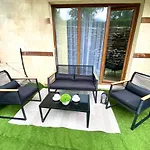 Large One Bedroom With Terrace Next To The Lift *