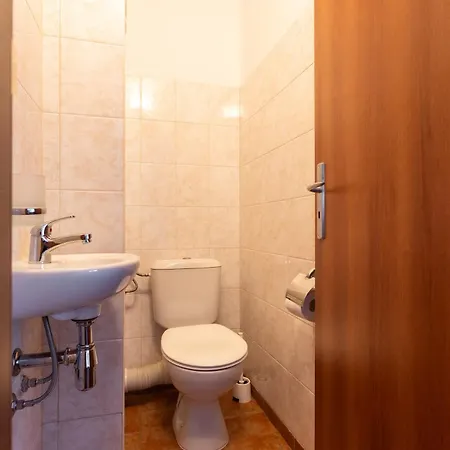Apartment Large One Bedroom With Terrace Next To The Lift *