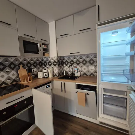 Apartament Large One Bedroom With Terrace Next To The Lift *