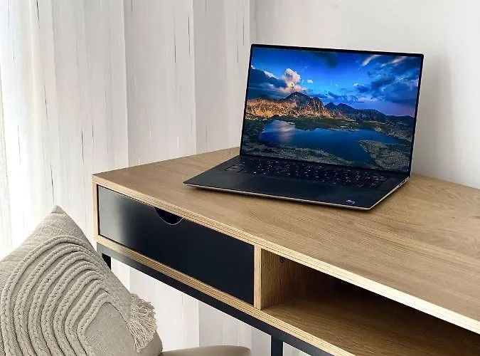 Large One Bedroom With Terrace Next To The Lift Apartmán