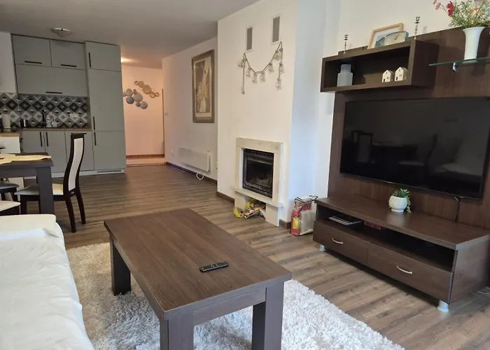 Large One Bedroom With Terrace Next To The Lift